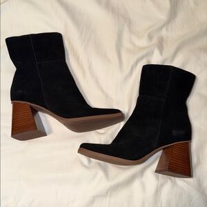 NWOT Crown Vintage Black Heeled Boots